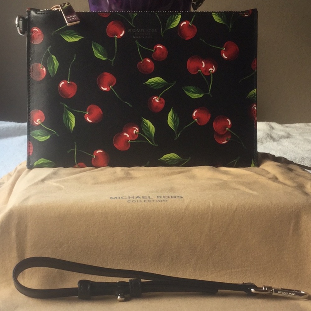 🍒MICHAEL KORS COLLECTION CHERRY LEATHER WRISTLET